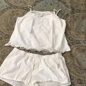 Gillian & OMalley pajama set